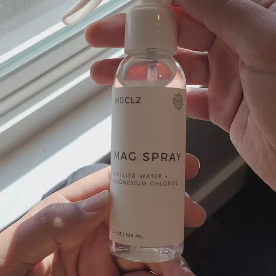 Magnesium Chloride Spray video demonstrating the locking feature and applying to the forearm.